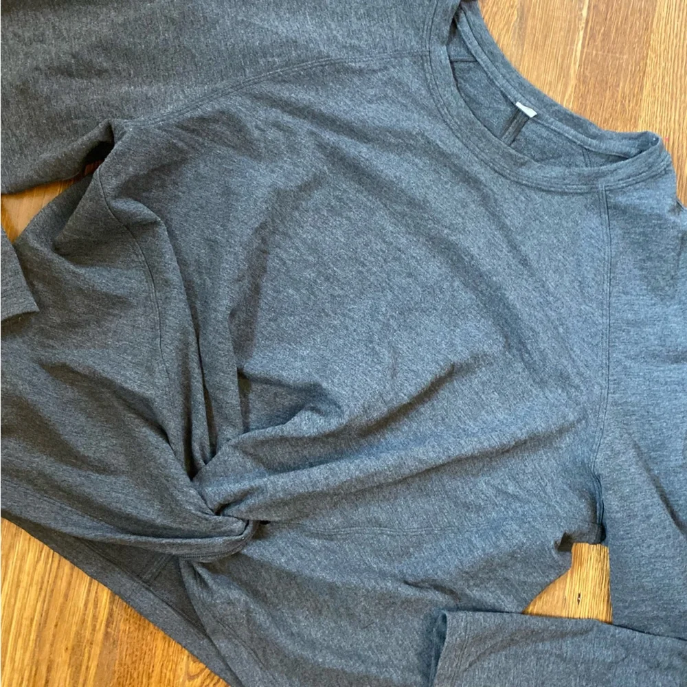 Lululemon Tuck & Gather Pullover - Picture 4 of 7